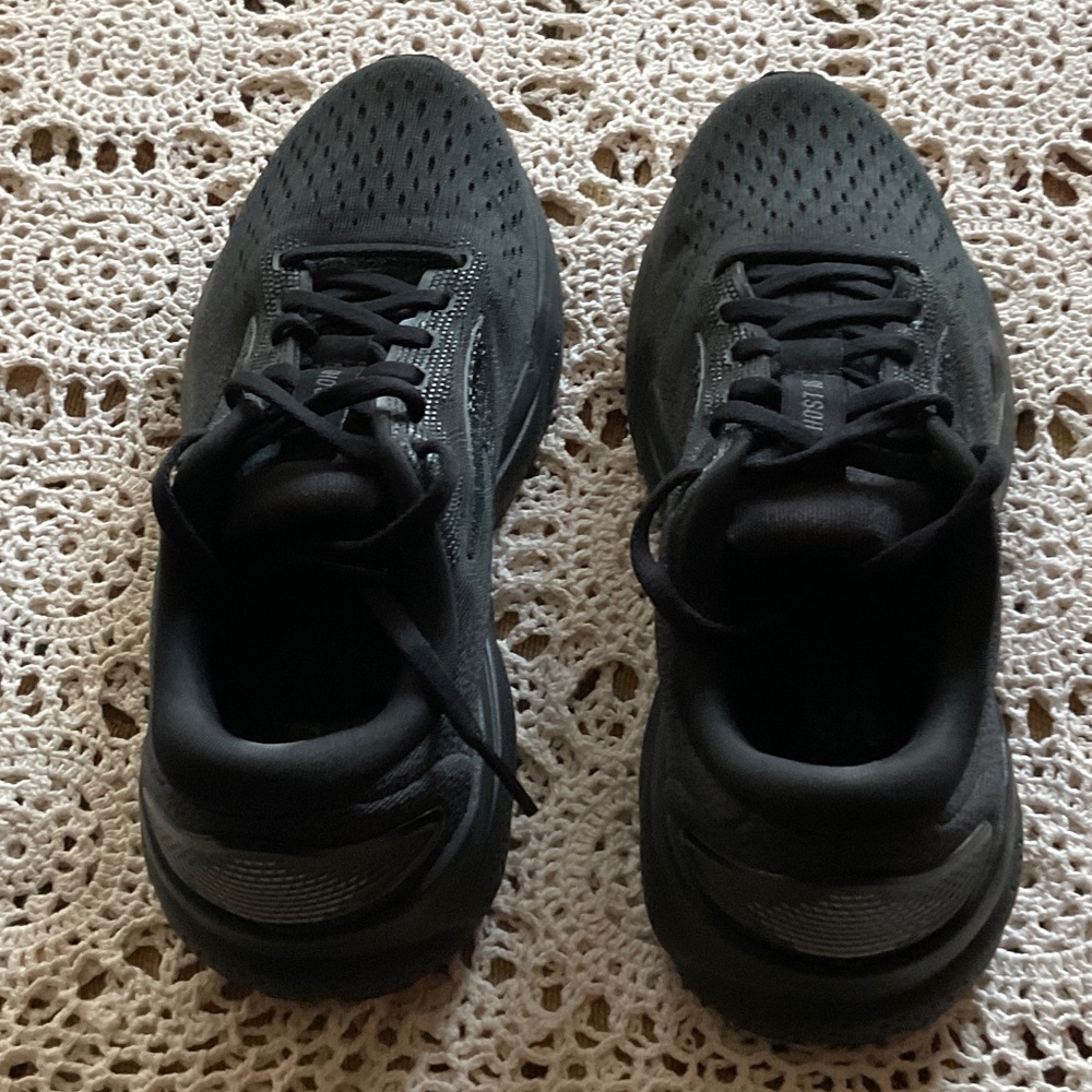 Brooks Ghost 16 Athletic Shoes - Black